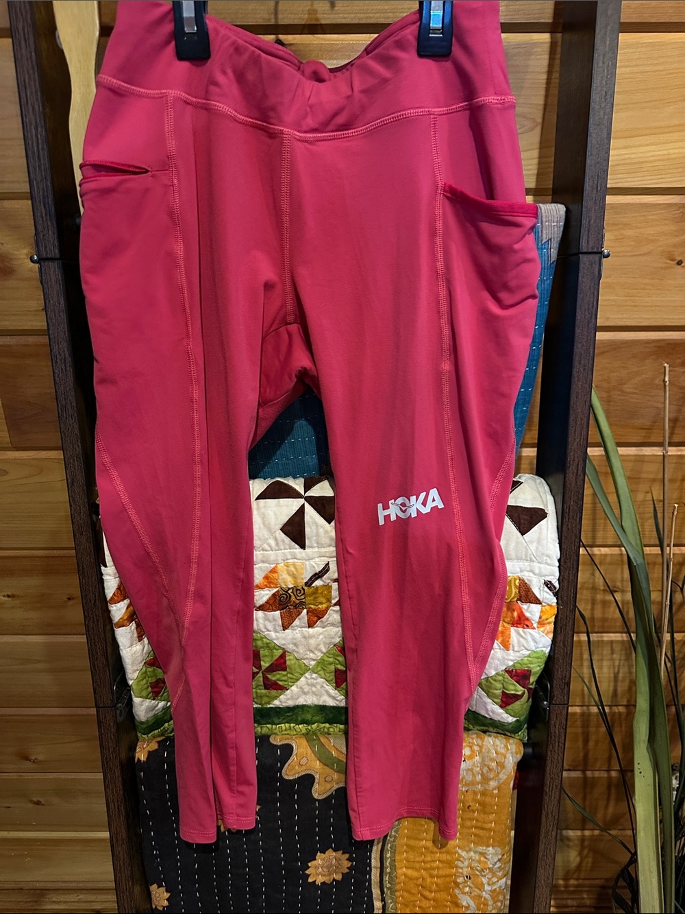 Hoka Hot Pink Women's Athletic cropped Leggings with Side Pockets
